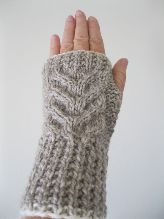 Items similar to EASY PATTERN Stag Horn Cabled Fingerless ...