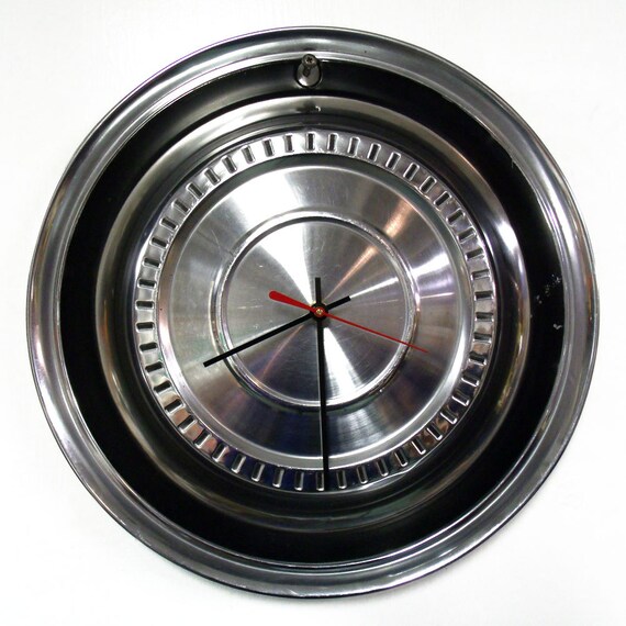 IH Scout II Hubcap Clock 1973 1980 International by StarlingInk