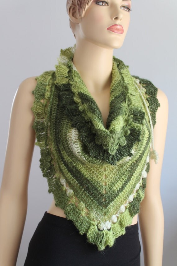 Triangle Crochet  Scarf - Crochet  Shawl - Neck Warmer - Bandana