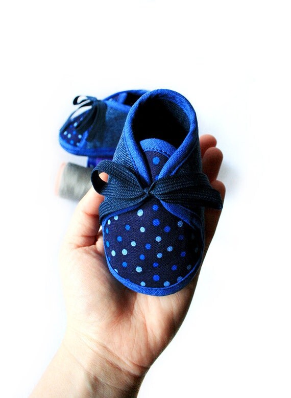 navy blue infant shoes