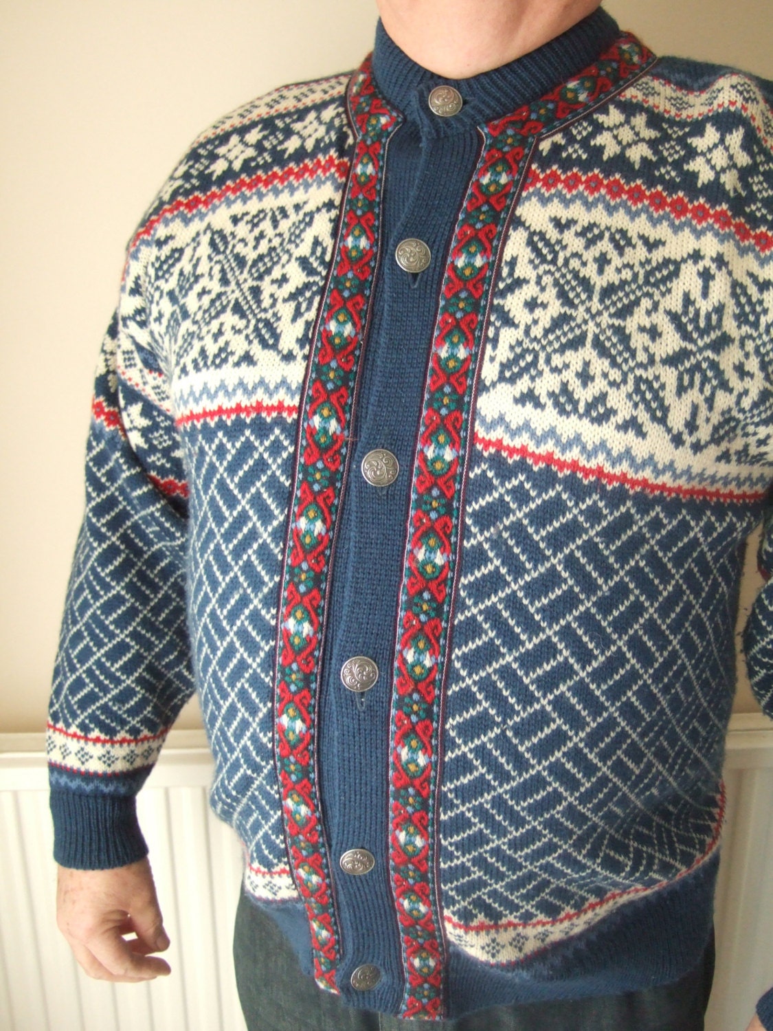 Vintage Mens Nordic cardigan / blue red & white wool knit jumper or sweater / XXXL 50" chest - StellaRoseVintage