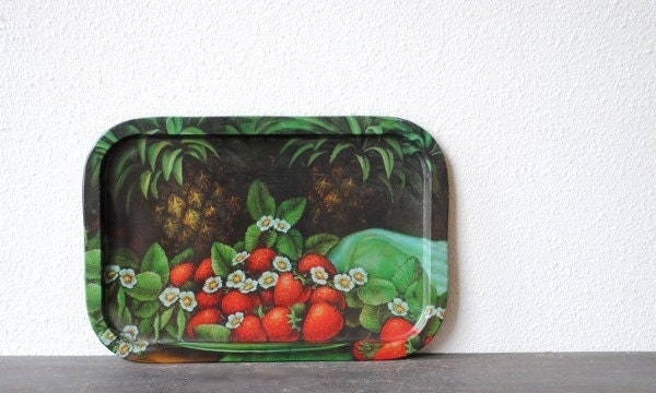 Vintage Metal Stawberry Tray, Pineapple Tropical Fruit Kitchen Decor Serving