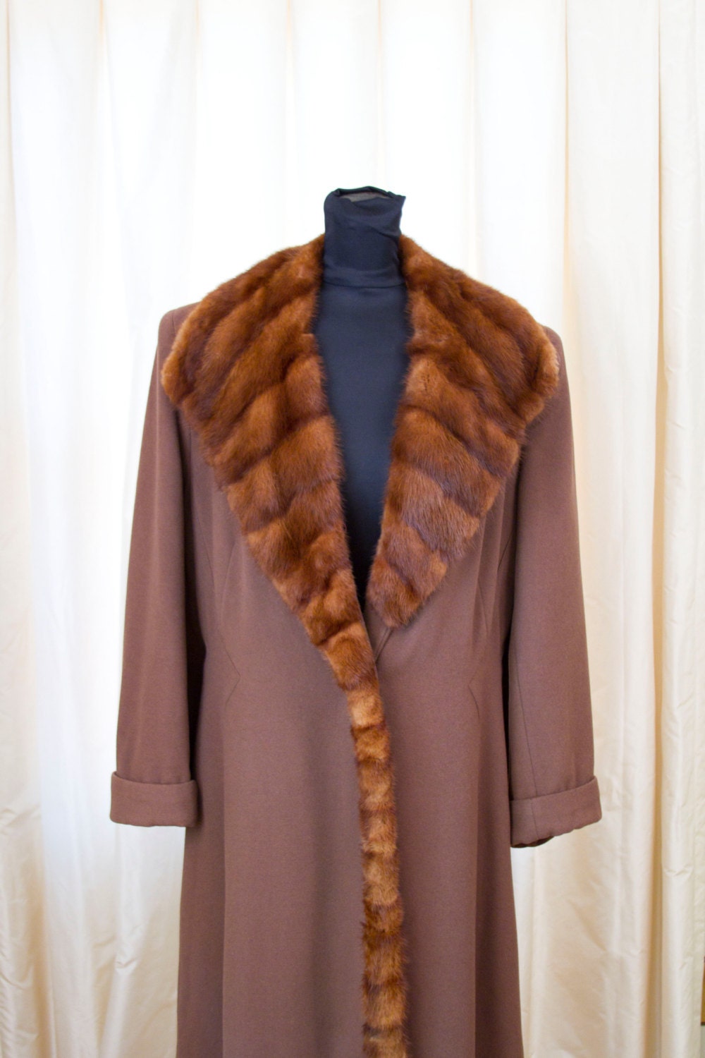 1940's Coat // Brown Wool Mink Fur Trimmed Coat by GarbOhVintage
