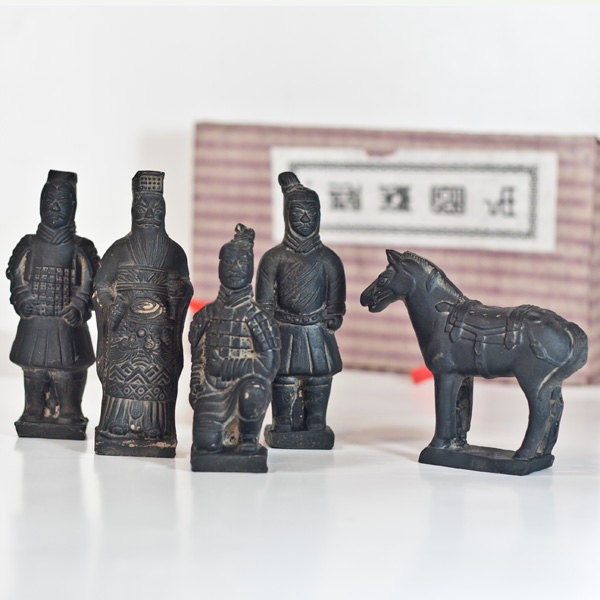 terracotta warriors figurines