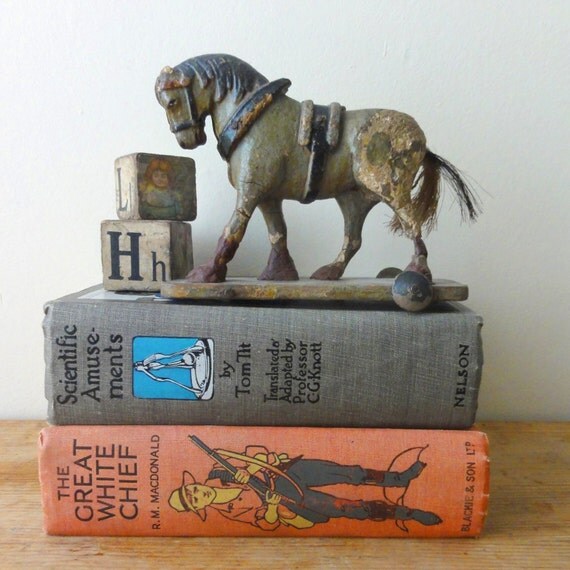 Vintage Horse Pull Toy - Chixycoco Vintage Horse Pull Toy - Chixycoco