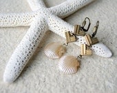 Seashell Earrings, vintage glass pearl shells, vintage brass chevron chain, nautical fashion, eco fashion, summer fashion