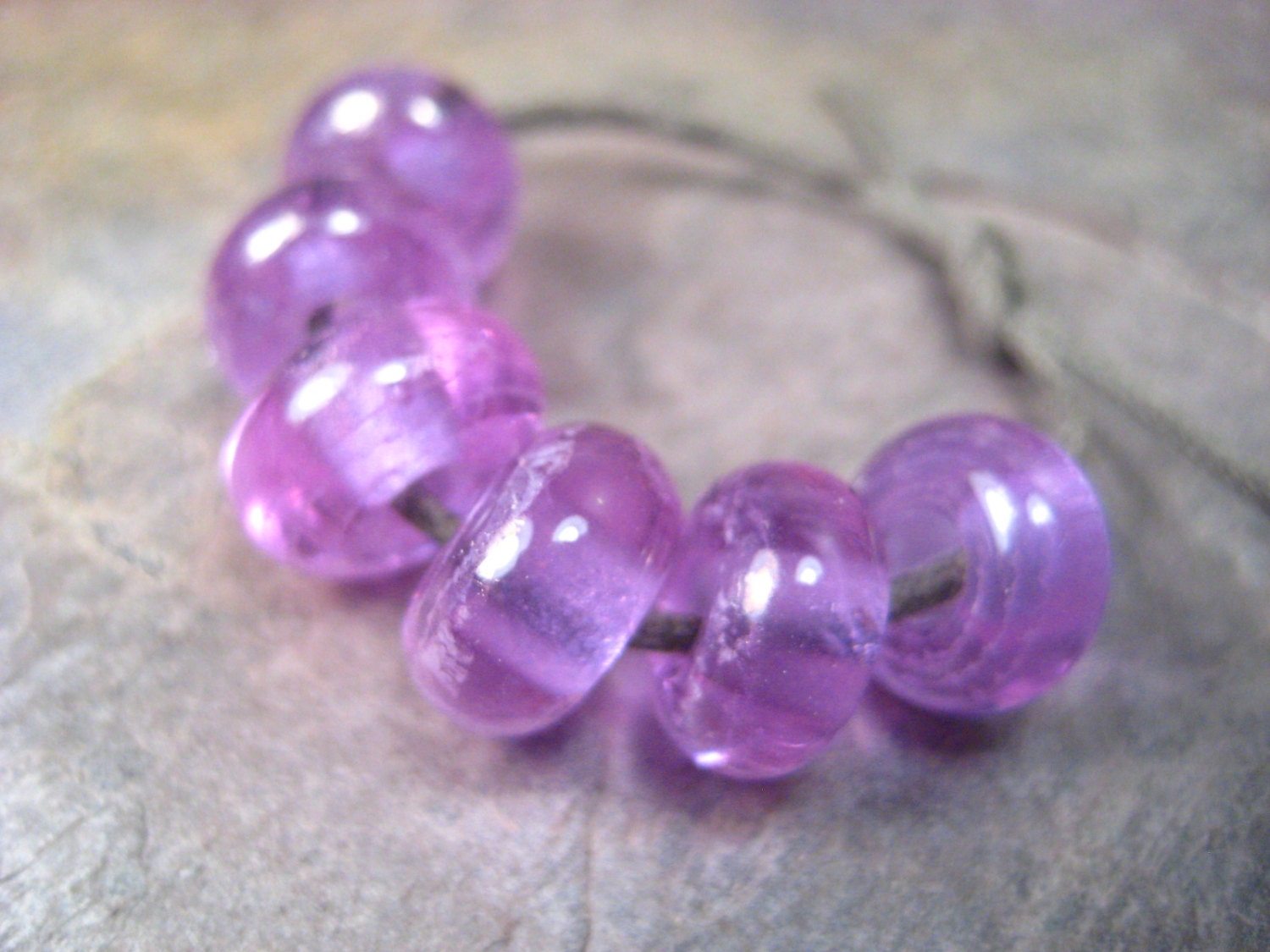 pretty bullseye purple (6) itty bitty lampwork glass beads