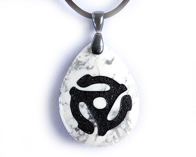 45 RPM Record Adaptor - Retro Spider Plastic Insert - Engraved Stone Pendant