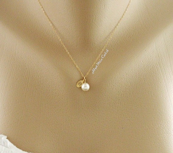 Initial Pendant Pearl necklace, Personalized Monogram Necklace, Gold Leaf charm Necklace, Bridesmaid gifts, Sister, Flower girl, Wedding