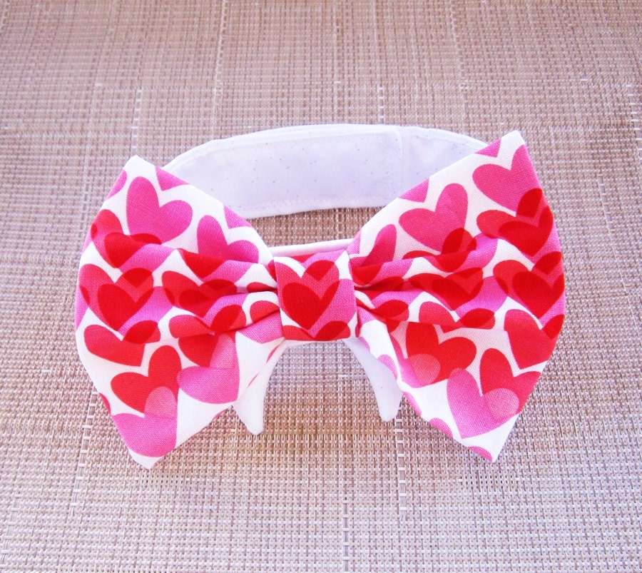 Dog or Cat Bow Tie: Red and Pink Valentine Hearts