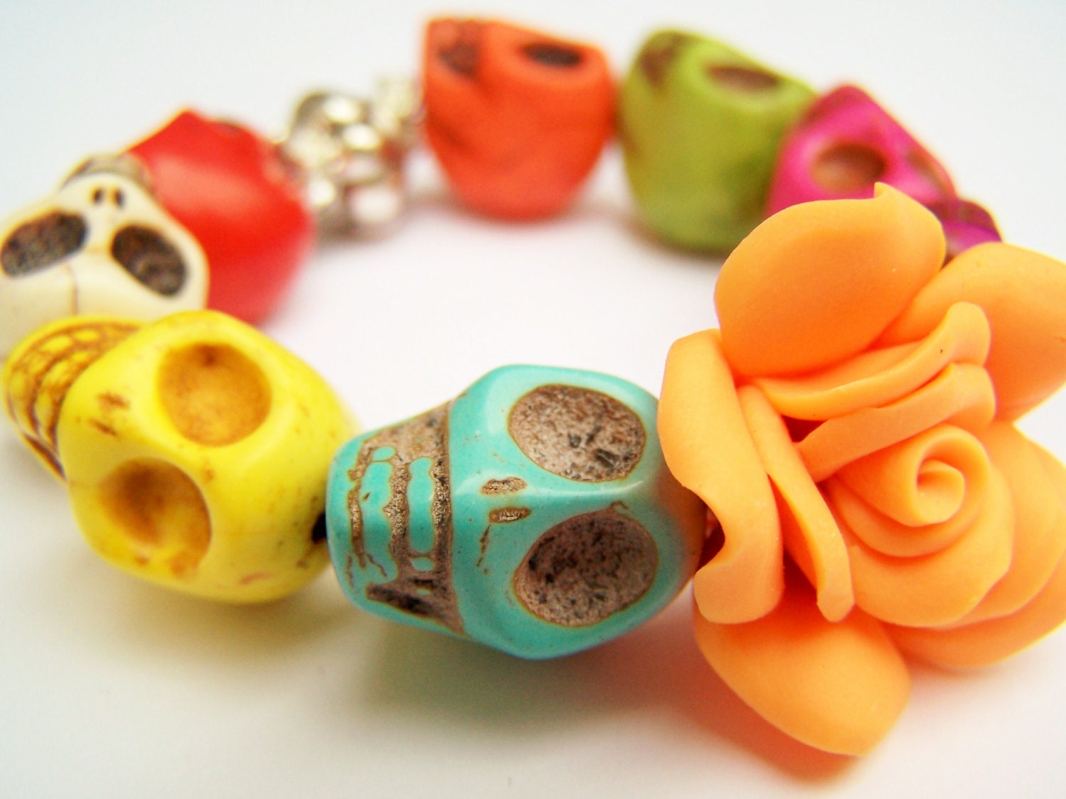 Colorful Skull Stretch Bracelet, Chunky Day of the Dead Bracelet, Stone Skulls & Clay Flower, Rainbow Skulls, Dia de Los Muertos - Marigold