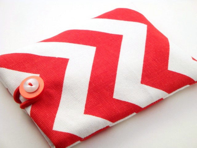 Padded Gadget Case for iPod Touch, iPhone4 or Camera-Red and White Chevron