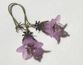 Light Purple Lucite Flower Earrings, Swarovski Crystals, Antique Brass Vintage Inspired Flower Jewelry
