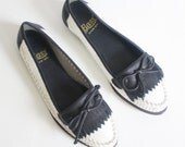 size 7 Navy & White Two-Toned Vintage Flats by Bass