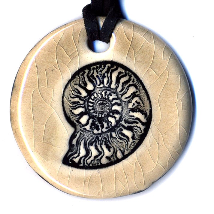 Ammonite Ceramic Necklace in Cream Crackle