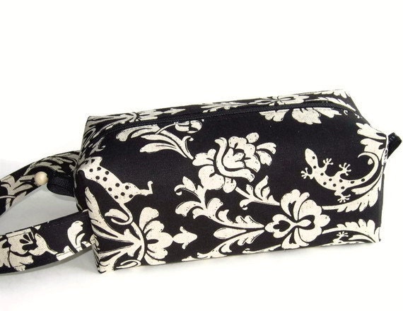 Boxy Bag Knitting Project Bag - Gothic on black