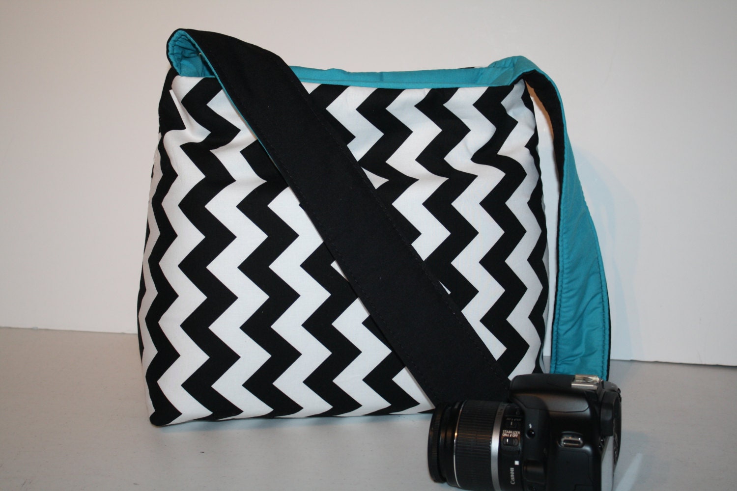 Digital Slr CAMERA Bag camera case bag Purse Womens  Hobo Market Pink Navy Chevron Teal Foam padding