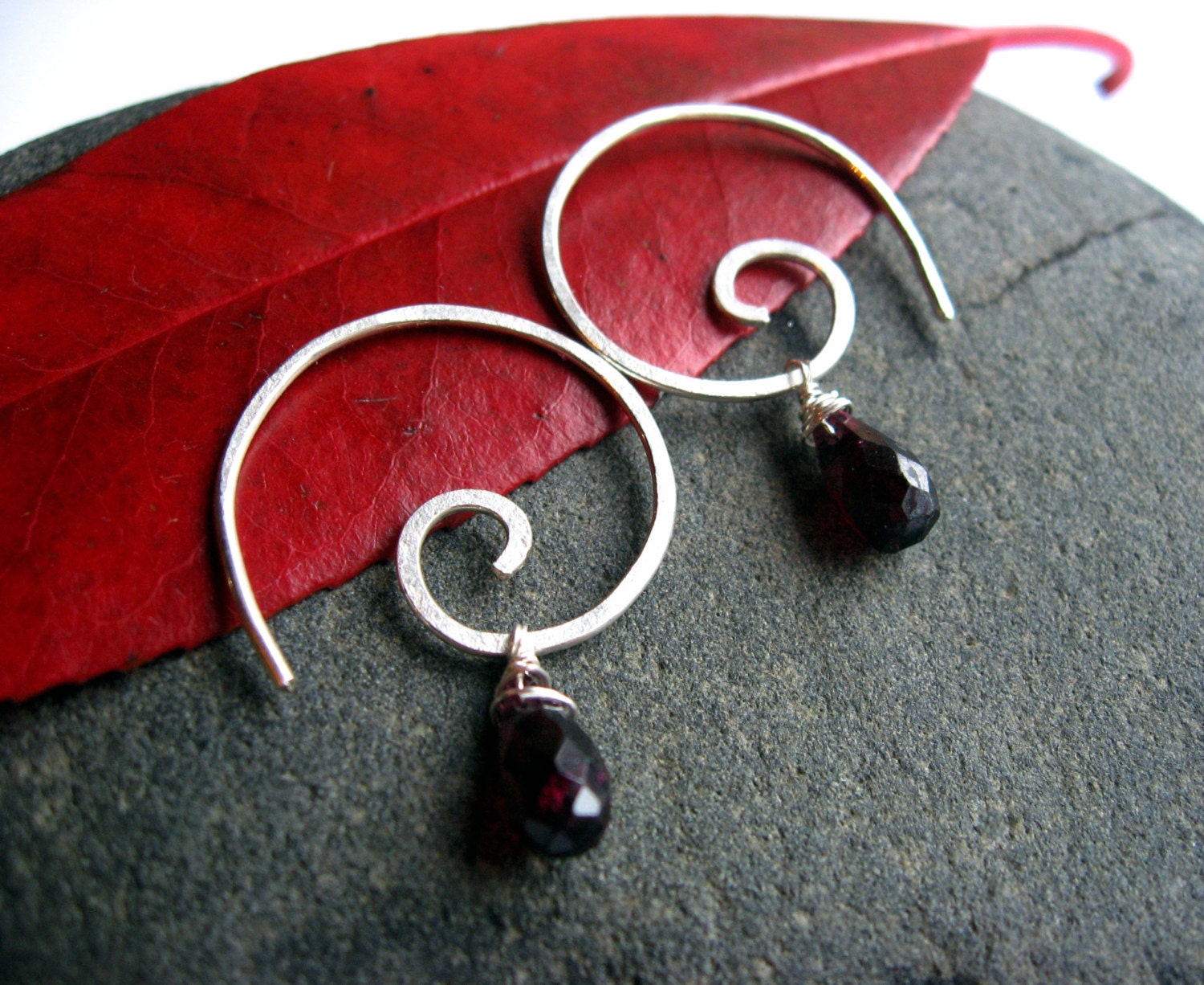 40% OFF with coupon code (2013SALE40) - Sterling Silver Heavy Gauge Spiral Earrings - Garnet