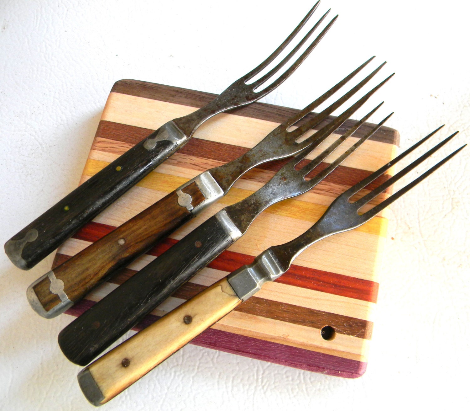Vintage forks - 4 - one may be bakelite - others wood and metal - photo prop, Rustic Kitchen