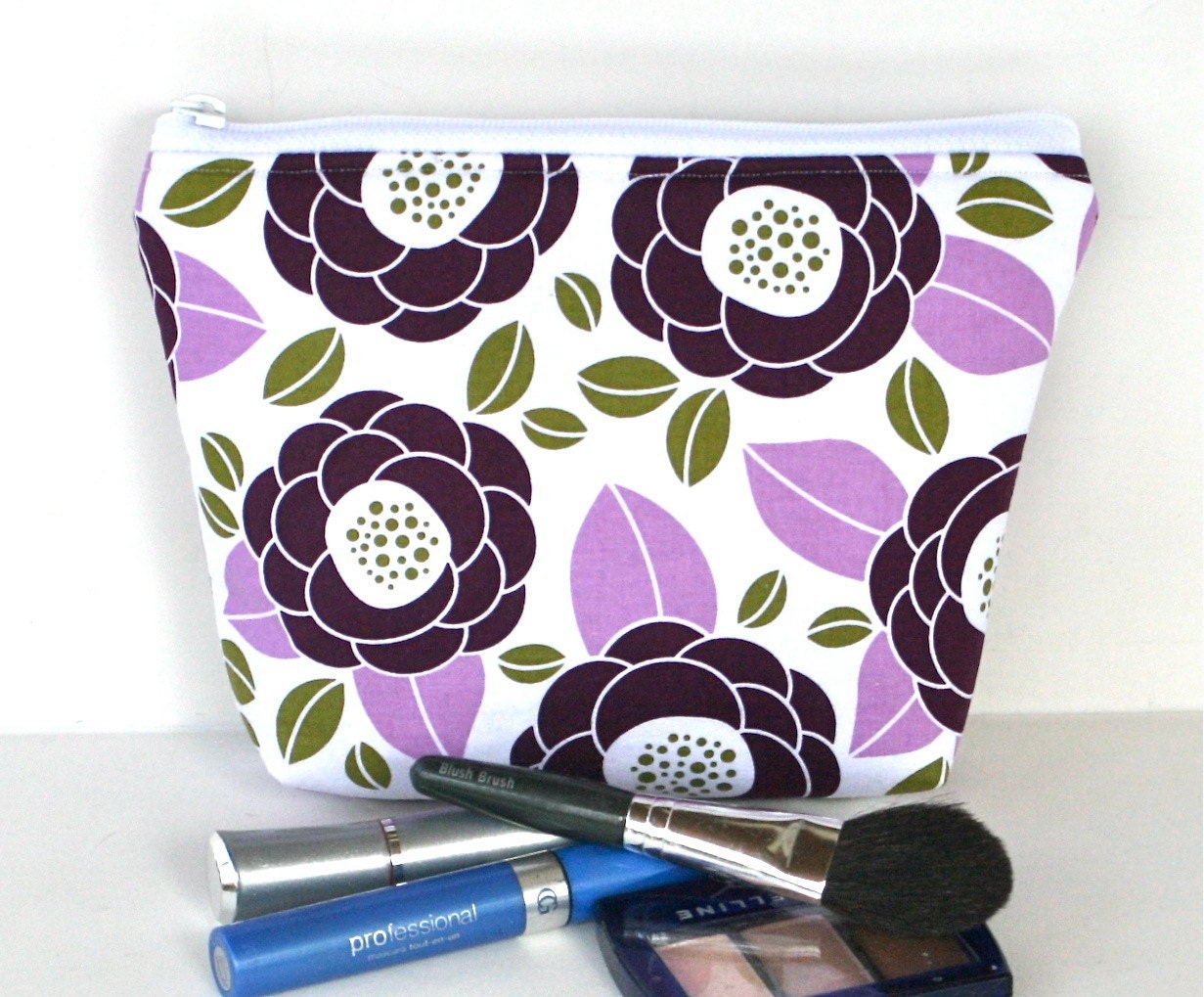 Makeup Bag/Zippered Padded Pouch Flat Bottom in Amethyst Floral