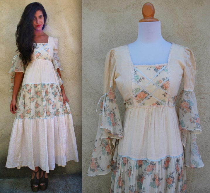 Vintage 60s 70s Bohemian Floral Prairie Dress (size xxs, xs)