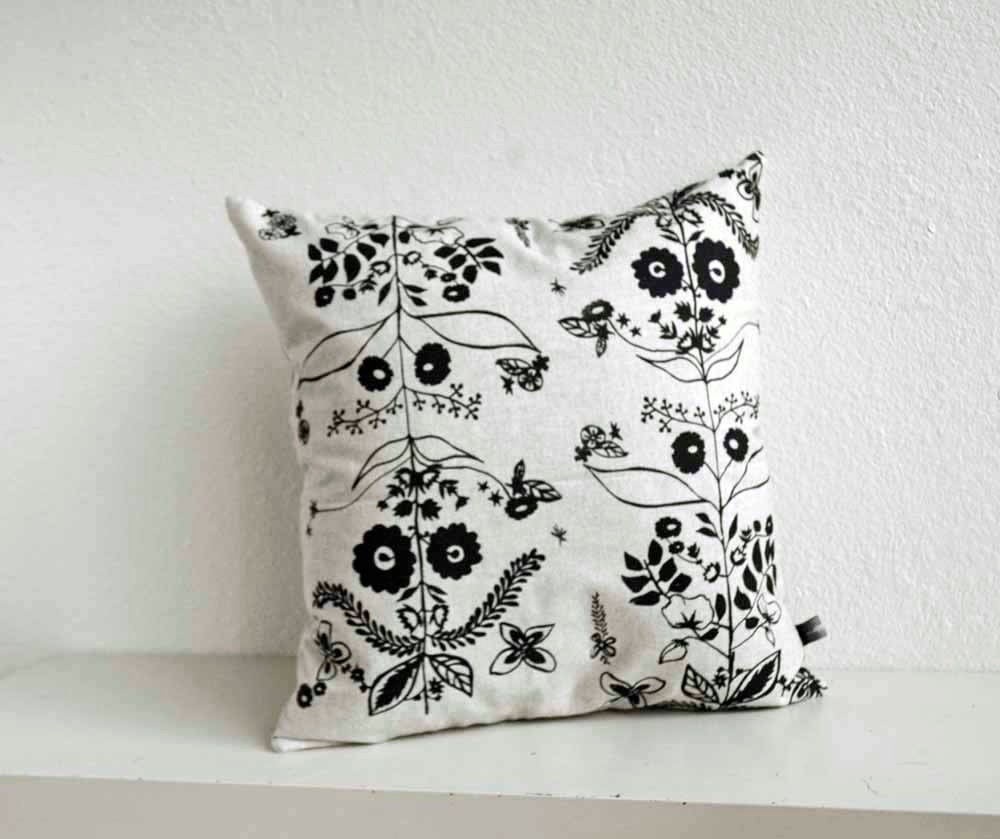 One natural pillow with Dala Print