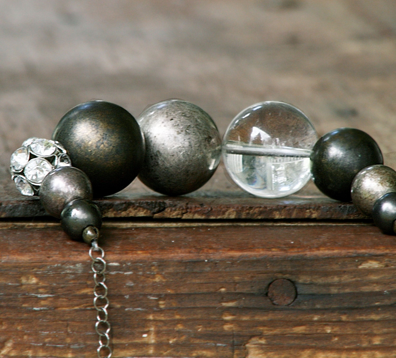 Chunky Rock Quartz White and Black Crystal rhinestone ball gunmetal chain fashion Statement Necklace Seven jewelry