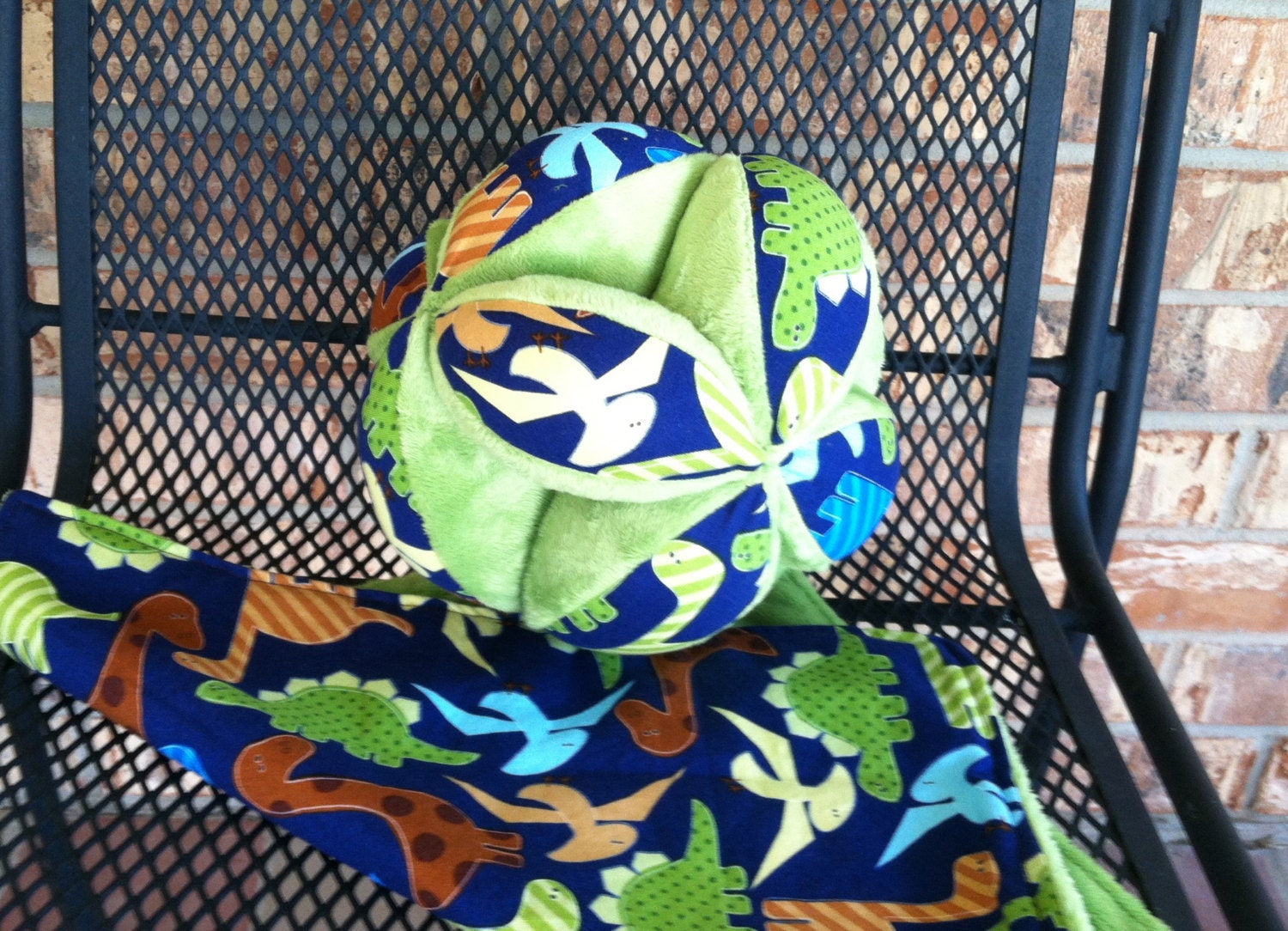 Dinosaur Toss 'n Play Ball PLUS Bonus Lovie Blanket