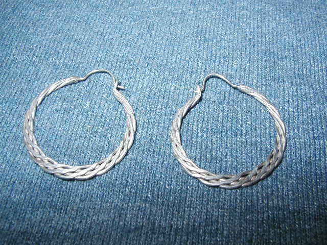925 Sterling Silver Flattened Twisted Wire Spring Loaded Hoop Pierced Earrings 3.4 grams
