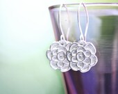 silver flower earrings, fine silver flowers, sterling silver, fleur