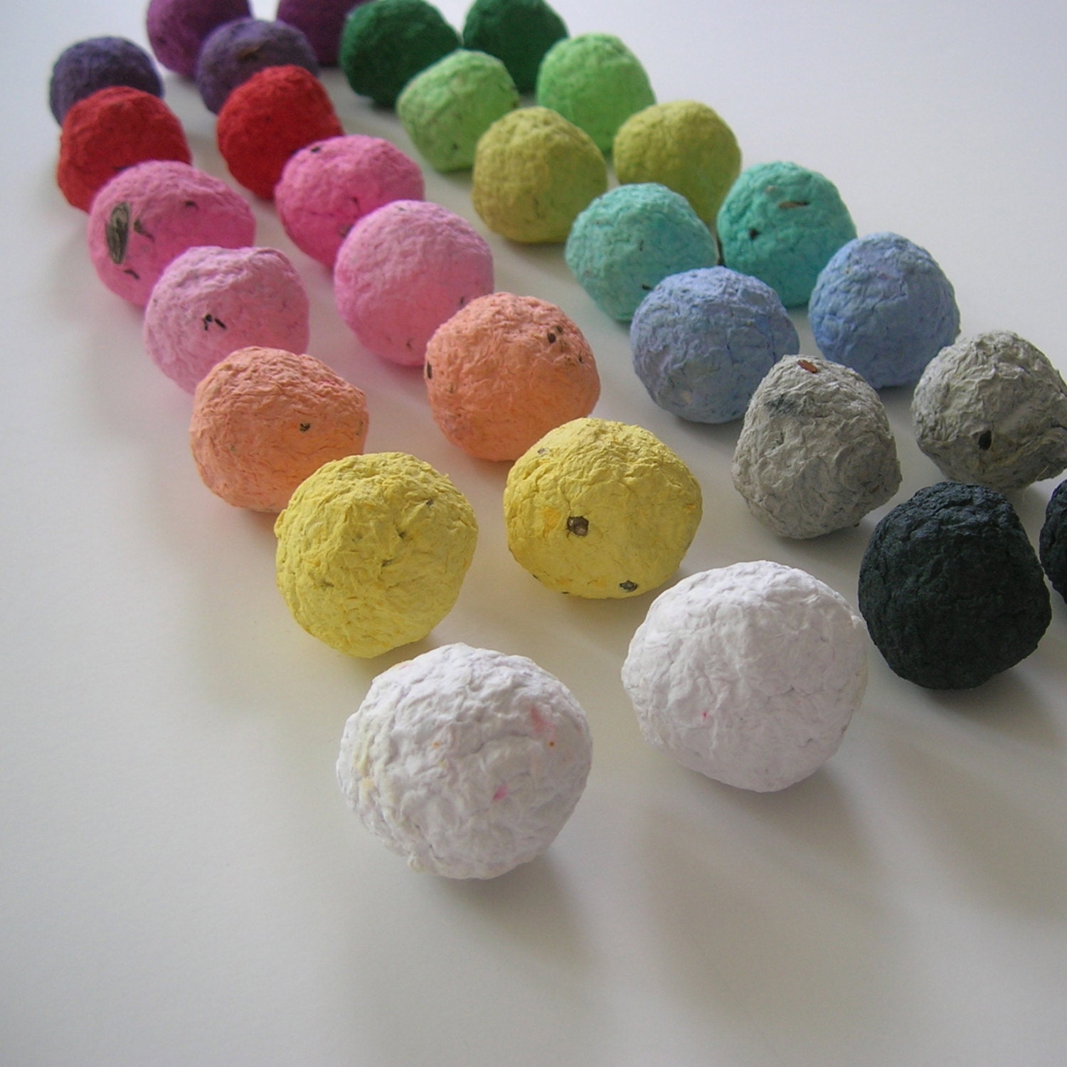 Seed Bombs - Every color in the rainbow - Plantable paper balls made of recycled handmade paper & flower seeds - Ecofriendly wedding favor
