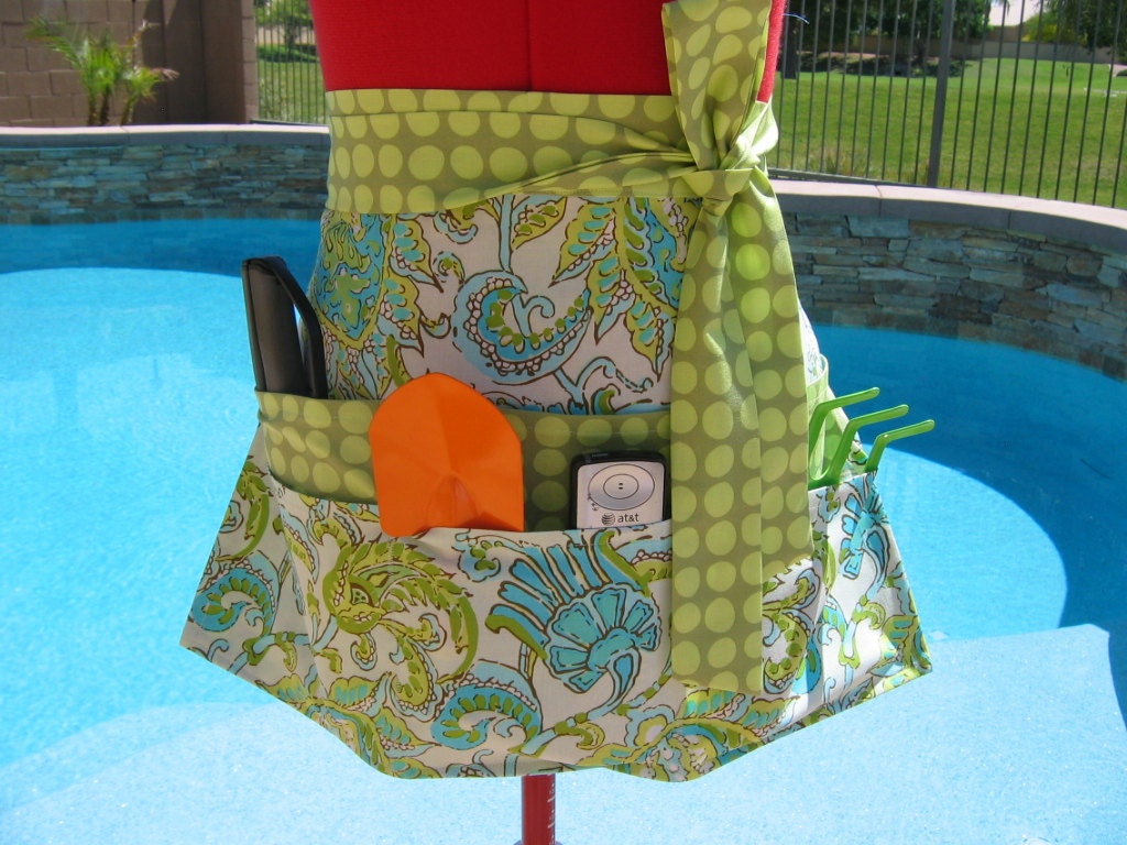 Vendor Apron - Half Apron with 6 Pockets - Gardening - Utility - Teacher's Gifts - Amy Butler's Dancing Paisley