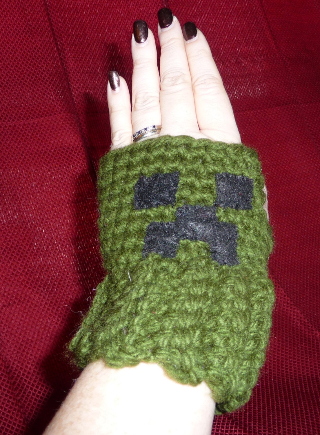 Chunky Creeper Handwarmers