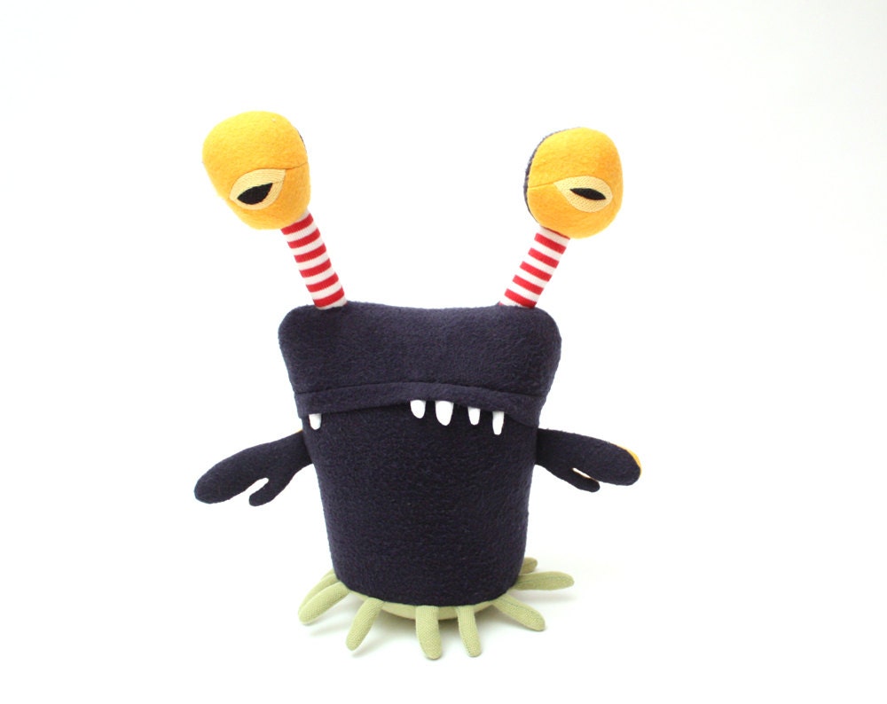 Peyor Space Crab Cotton Monster