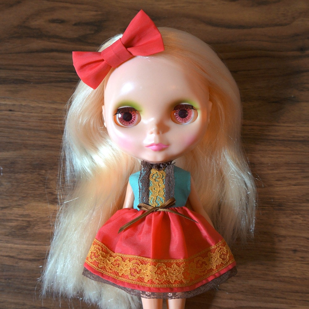 OOAK pepperoni vintage dress and bow set for blythe