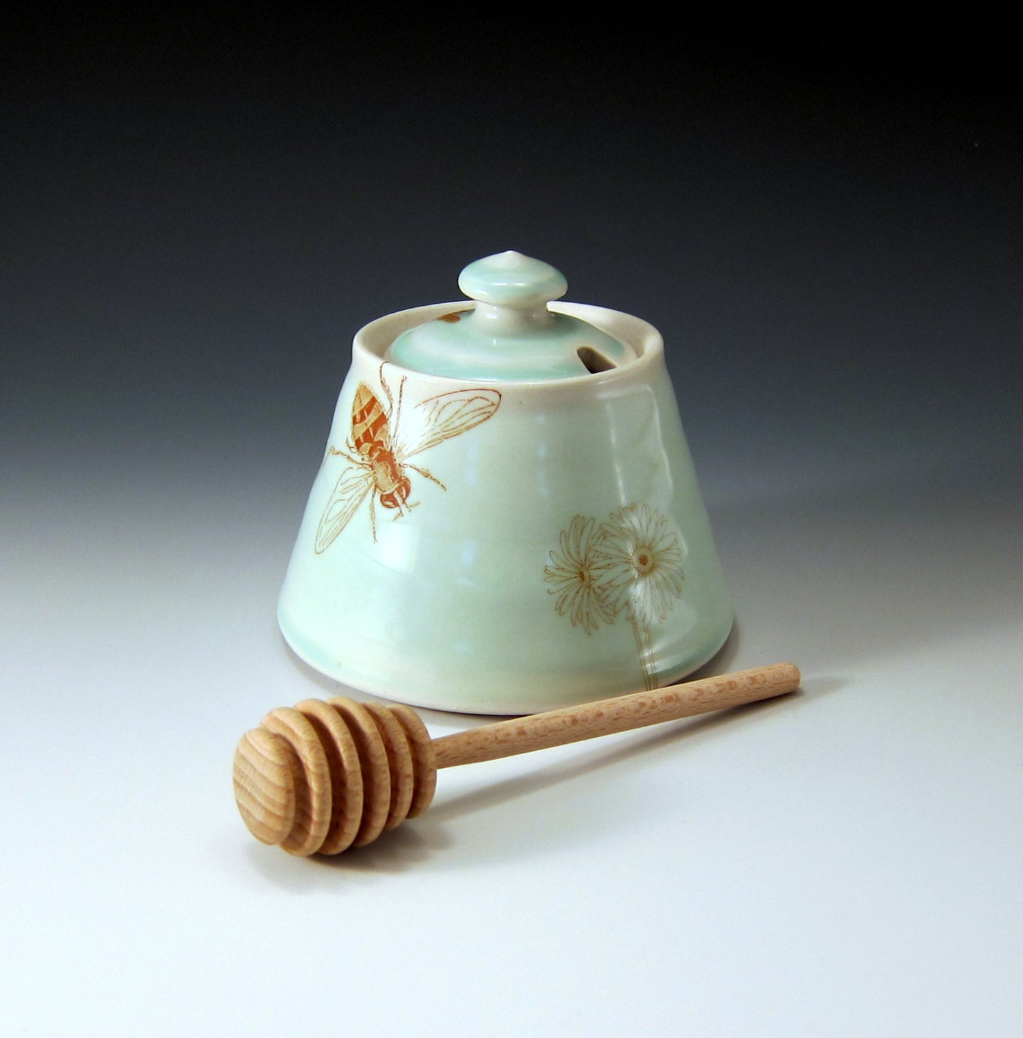 Honey pot - green glaze with bees buzzing