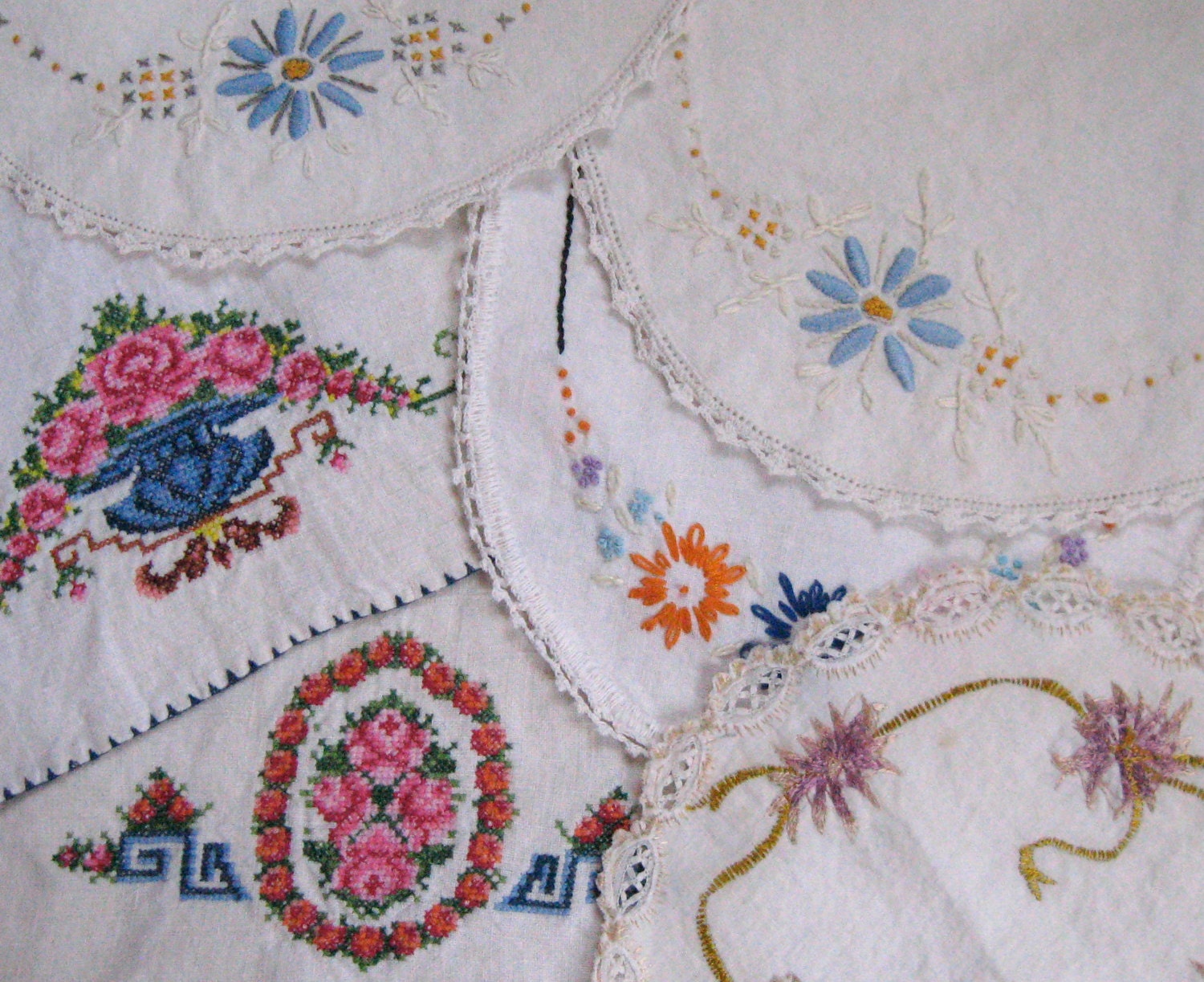 Vintage Lot of Five EMBROIDERED LINENS 1920/40
