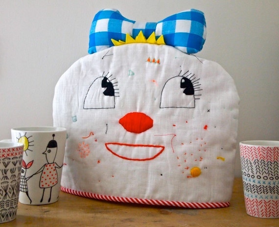 Tea cozy, linen cosy, hand embroidered artwork, home decor, Molly in the middle