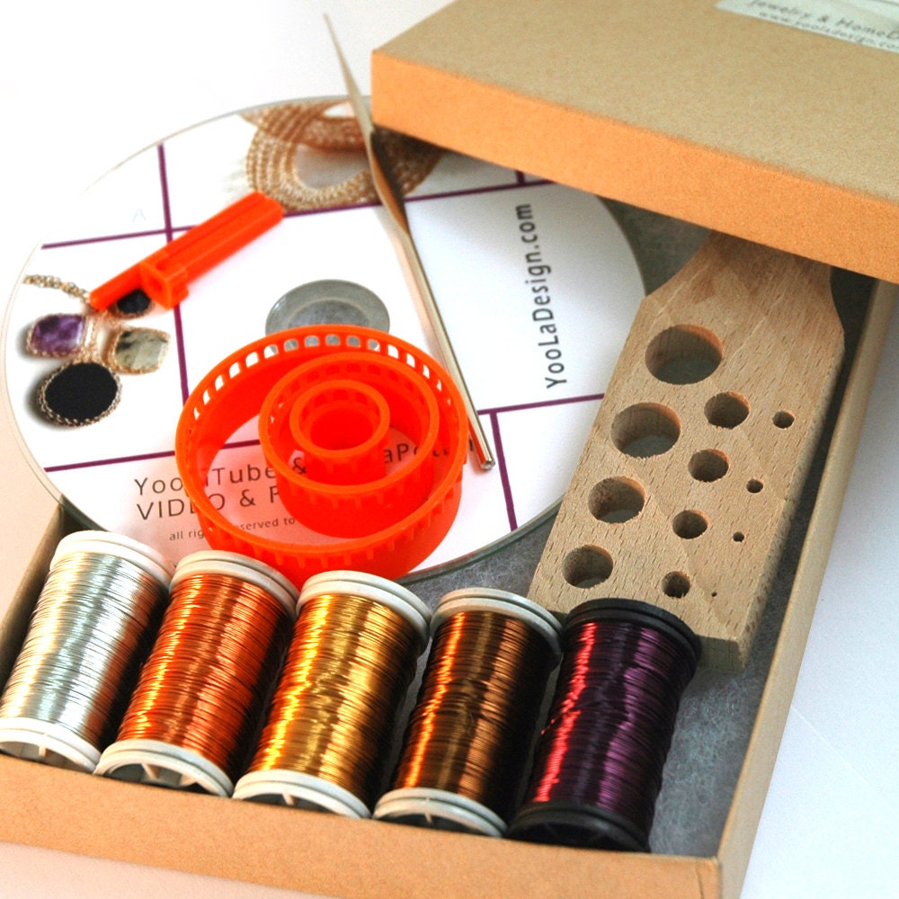 Wire crochet "Sapphire" kit, 2 wire crochet patterns in Video and PDF, 5 wire spools, 1 crochet hook 0.6mm, wood drawplate