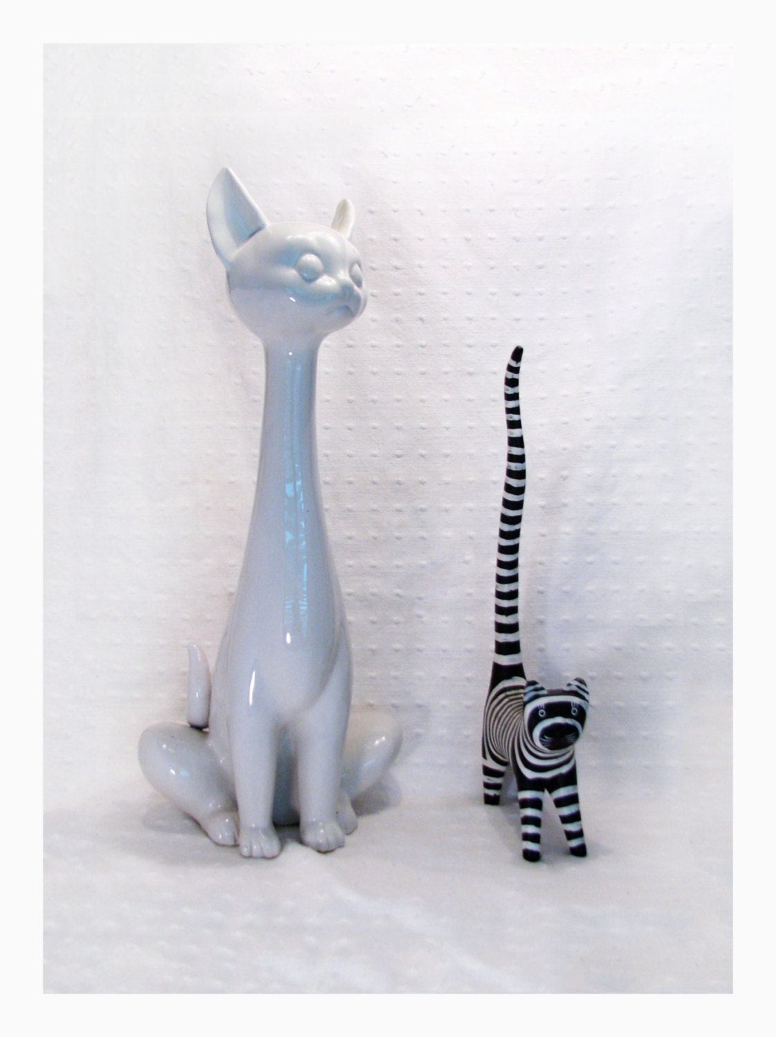 Vintage Cats - Retro Cat - Mid-Century Ceramic - White Cat, Black and White 1960 decor