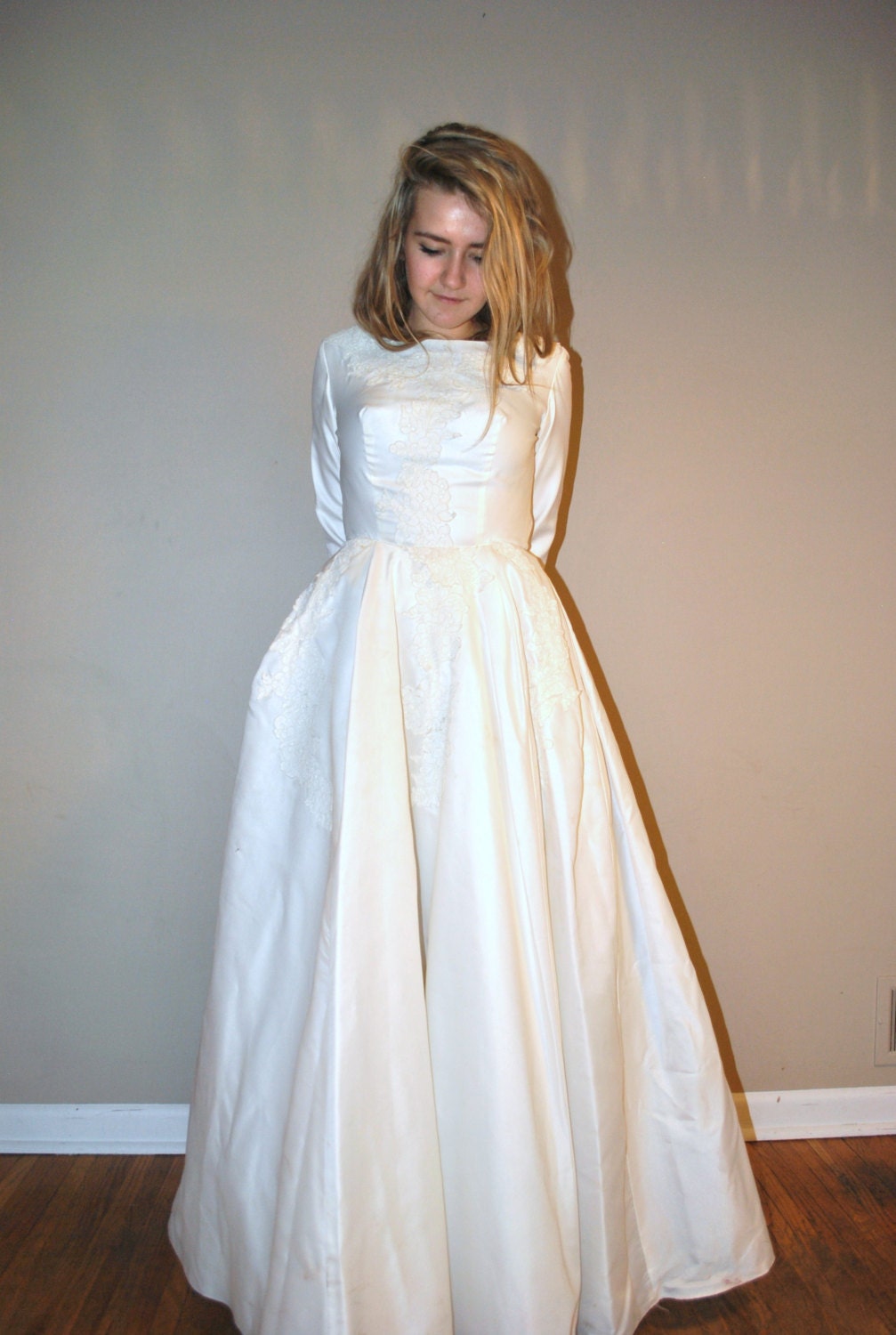60s wedding dress // white taffeta lace and tulle // vintage 1960s full skirt wedding gown