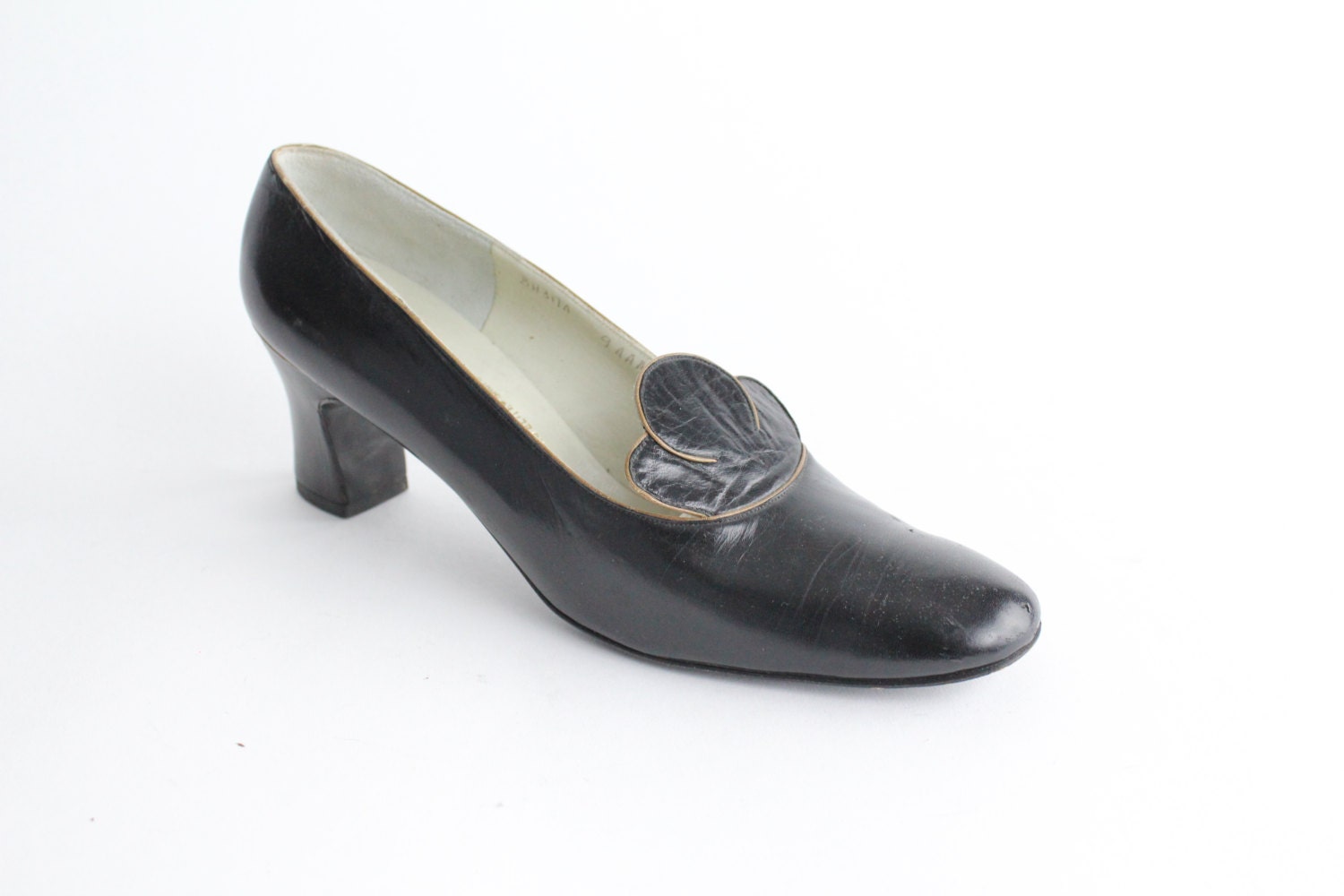 sz 9 vintage Saks Fifth Avenue Black Leather Pilgrim Shoes / 40