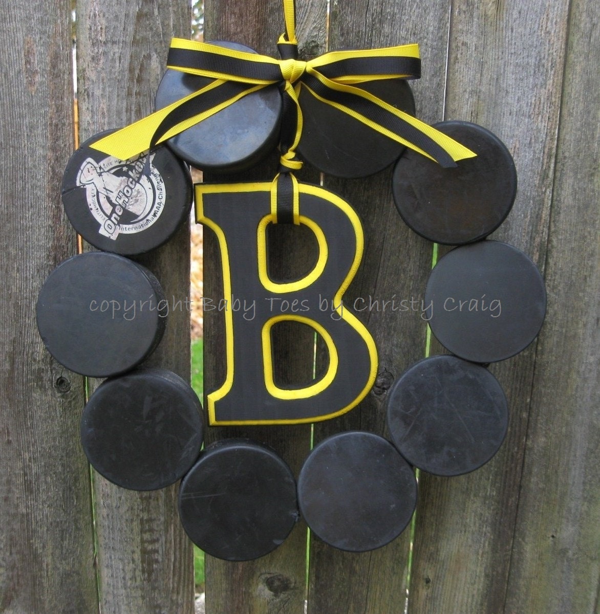 Boston Bruins Hockey Love Wreath with Letter