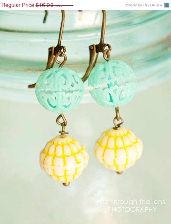 ON SALE Lemon poppyseed. vintage sweet earrings.