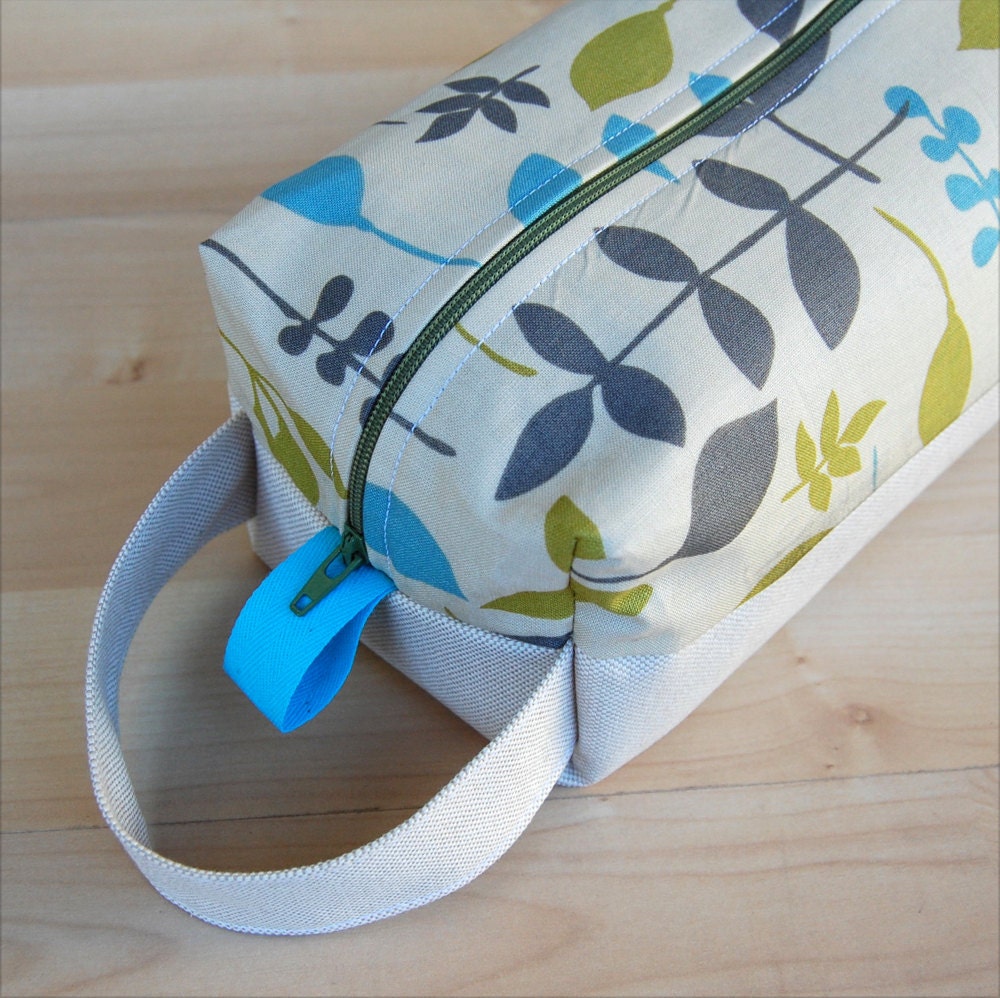 SAMPLE SALE Green Leaves Lg CA Roll (toiletries or carry-all bag)