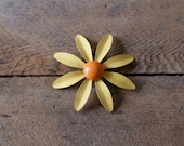 1960s Enameled Daisy Flower Brooch, Retro Jewelry, Mod, Modern Jewelry, Spring and Summer, Woodland Flower Brooch