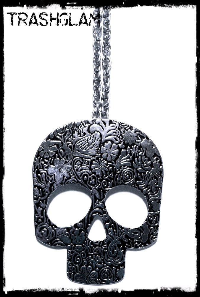 HUGE rose tattooed punk goth ROCKABILLY day of the dead sugar SKULL necklace