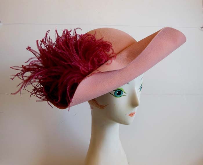 50s hat / Big Plume Vintage 1950's Dusty Rose Wide Brim Hat