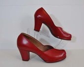 1940s shoes / Seeing Red Vintage 40's Baby Doll Shoes