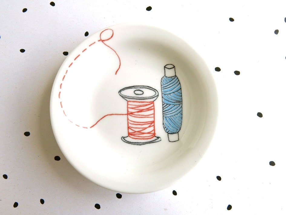 Tea bag holder - Two spools of thread - blue